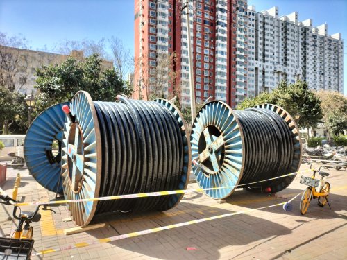东莞民兴牌电缆街头拍摄